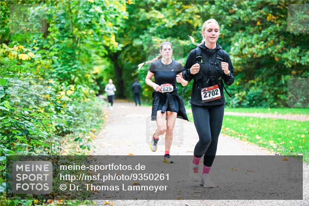 12.10.2025 - Bramfelder Halbmarathon 2025 Dr. Thomas Lammeyer http://msf.ph/oto/9350261 12.10.2025 10:33:25 Laufen 825, 2702 meine-sportfotos.de