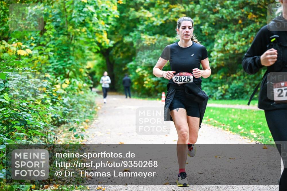 12.10.2025 - Bramfelder Halbmarathon 2025 Dr. Thomas Lammeyer http://msf.ph/oto/9350268 12.10.2025 10:33:26 Laufen 2825, 27 meine-sportfotos.de