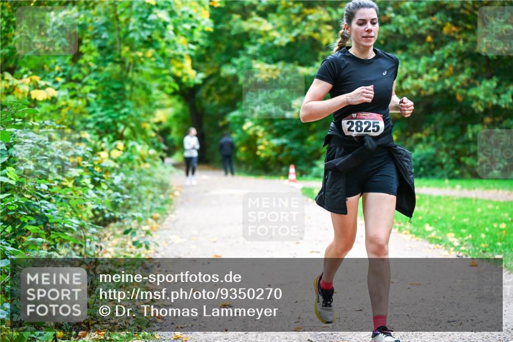 12.10.2025 - Bramfelder Halbmarathon 2025 Dr. Thomas Lammeyer http://msf.ph/oto/9350270 12.10.2025 10:33:27 Laufen 2825 meine-sportfotos.de