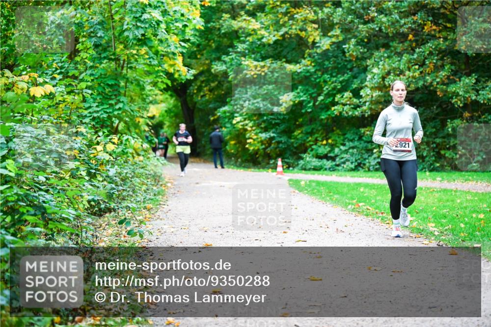 12.10.2025 - Bramfelder Halbmarathon 2025 Dr. Thomas Lammeyer http://msf.ph/oto/9350288 12.10.2025 10:33:36 Laufen 921 meine-sportfotos.de