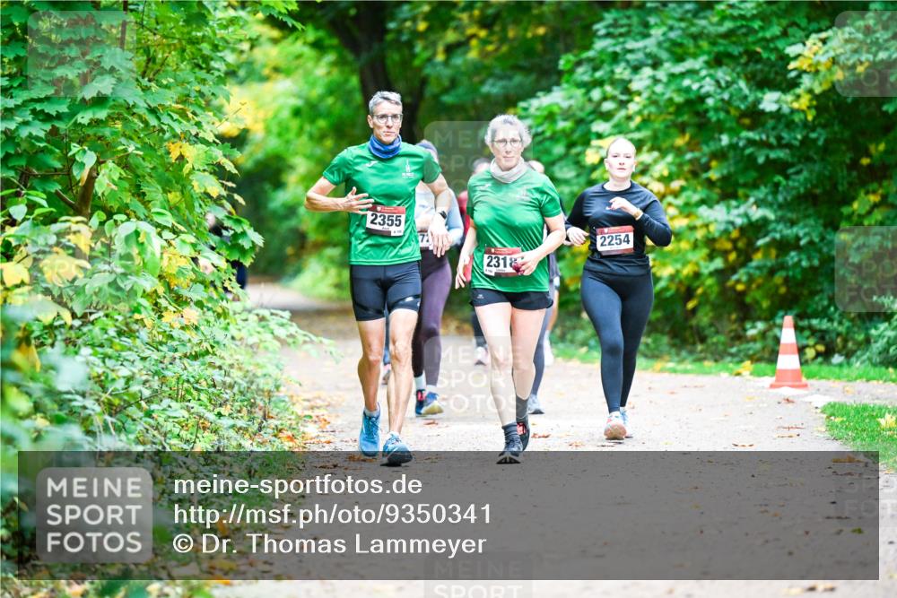 12.10.2025 - Bramfelder Halbmarathon 2025 Dr. Thomas Lammeyer http://msf.ph/oto/9350341 12.10.2025 10:33:50 Laufen 2355, 2318, 2254 meine-sportfotos.de