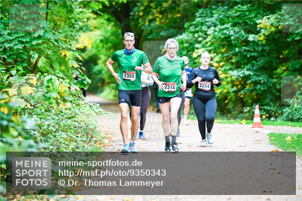 12.10.2025 - Bramfelder Halbmarathon 2025 Dr. Thomas Lammeyer http://msf.ph/oto/9350343 12.10.2025 10:33:50 Laufen 2355, 2318, 2254, 2 meine-sportfotos.de