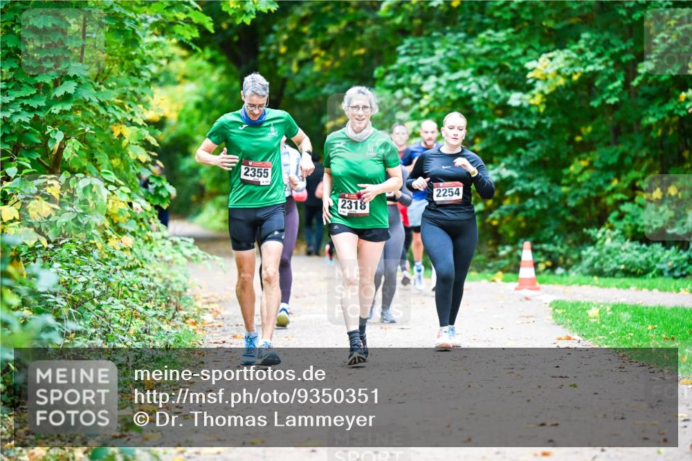 12.10.2025 - Bramfelder Halbmarathon 2025 Dr. Thomas Lammeyer http://msf.ph/oto/9350351 12.10.2025 10:33:51 Laufen 2355, 158, 2318, 2254 meine-sportfotos.de