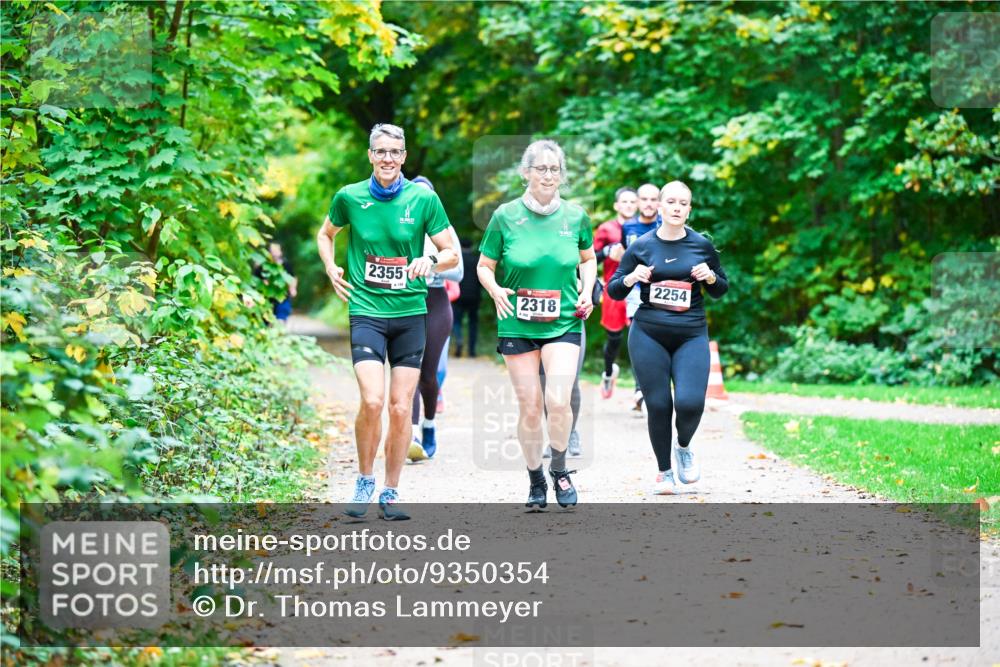 12.10.2025 - Bramfelder Halbmarathon 2025 Dr. Thomas Lammeyer http://msf.ph/oto/9350354 12.10.2025 10:33:52 Laufen 2355, 2318, 2254 meine-sportfotos.de