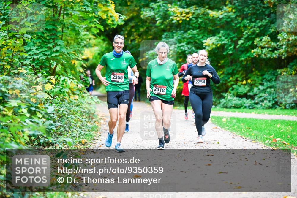 12.10.2025 - Bramfelder Halbmarathon 2025 Dr. Thomas Lammeyer http://msf.ph/oto/9350359 12.10.2025 10:33:53 Laufen 2355, 2318, 2254 meine-sportfotos.de