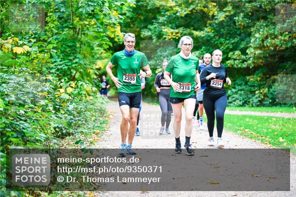 12.10.2025 - Bramfelder Halbmarathon 2025 Dr. Thomas Lammeyer http://msf.ph/oto/9350371 12.10.2025 10:33:55 Laufen 2254, 2355, 2855, 2318 meine-sportfotos.de