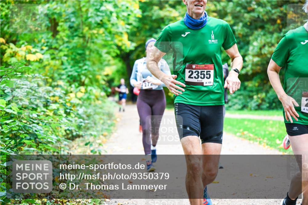 12.10.2025 - Bramfelder Halbmarathon 2025 Dr. Thomas Lammeyer http://msf.ph/oto/9350379 12.10.2025 10:33:57 Laufen 34, 2355, 159, 16 meine-sportfotos.de