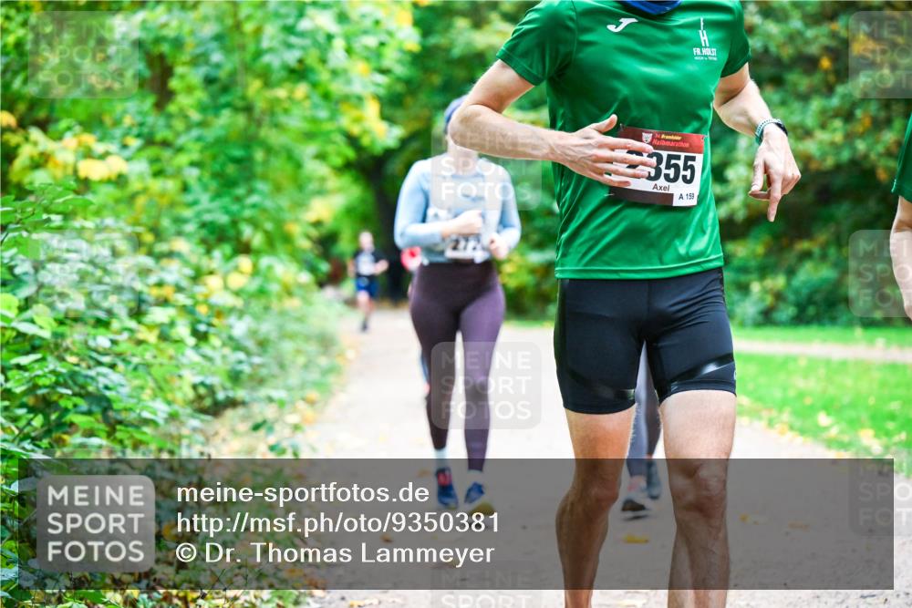 12.10.2025 - Bramfelder Halbmarathon 2025 Dr. Thomas Lammeyer http://msf.ph/oto/9350381 12.10.2025 10:33:58 Laufen 34, 355, 159 meine-sportfotos.de