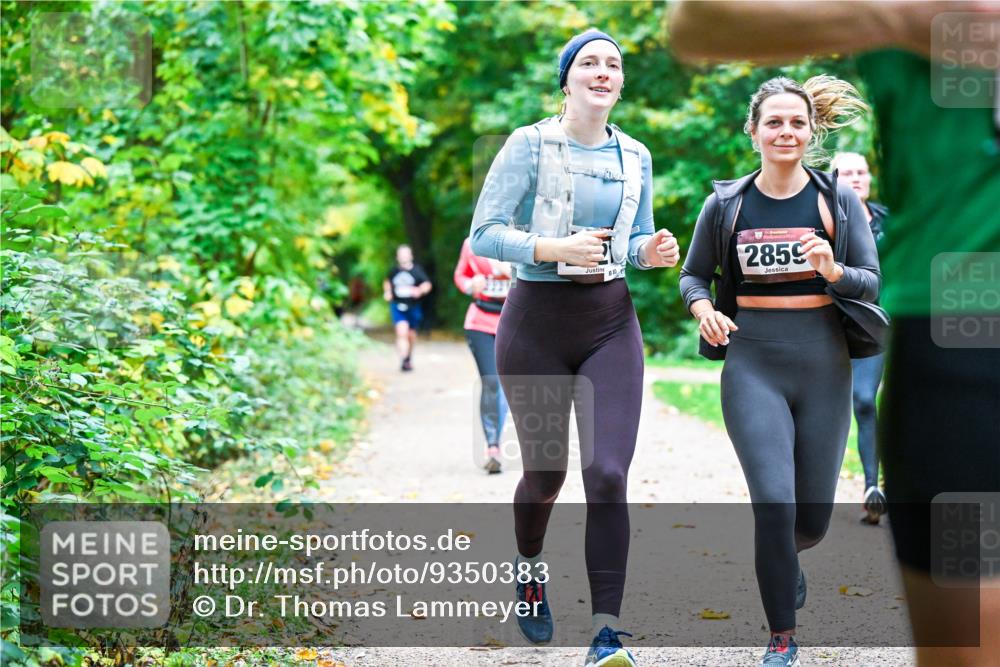 12.10.2025 - Bramfelder Halbmarathon 2025 Dr. Thomas Lammeyer http://msf.ph/oto/9350383 12.10.2025 10:33:58 Laufen 2859 meine-sportfotos.de