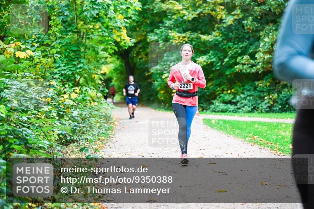 12.10.2025 - Bramfelder Halbmarathon 2025 Dr. Thomas Lammeyer http://msf.ph/oto/9350388 12.10.2025 10:34:00 Laufen 2221 meine-sportfotos.de