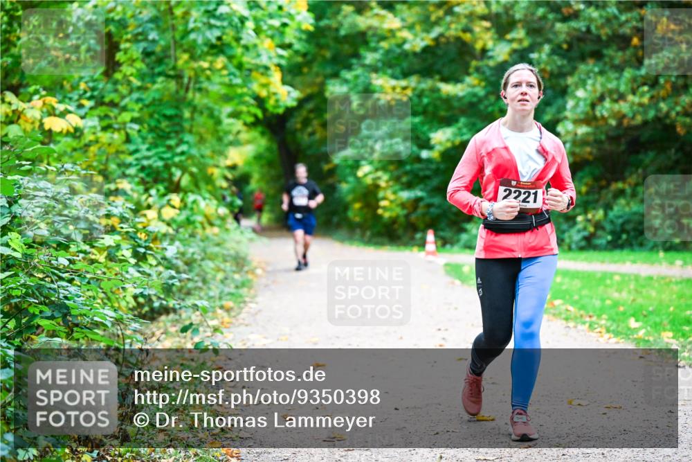 12.10.2025 - Bramfelder Halbmarathon 2025 Dr. Thomas Lammeyer http://msf.ph/oto/9350398 12.10.2025 10:34:01 Laufen 2221 meine-sportfotos.de