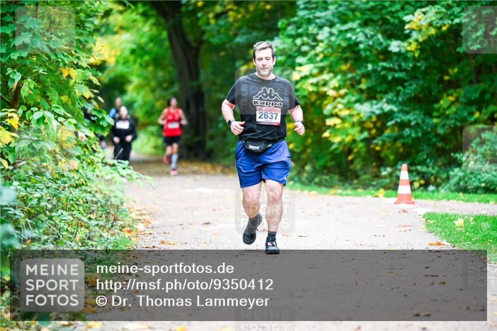 12.10.2025 - Bramfelder Halbmarathon 2025 Dr. Thomas Lammeyer http://msf.ph/oto/9350412 12.10.2025 10:34:04 Laufen 2637 meine-sportfotos.de