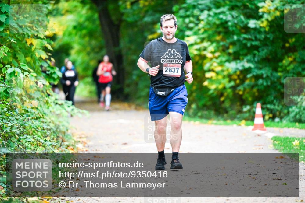 12.10.2025 - Bramfelder Halbmarathon 2025 Dr. Thomas Lammeyer http://msf.ph/oto/9350416 12.10.2025 10:34:04 Laufen 2637 meine-sportfotos.de