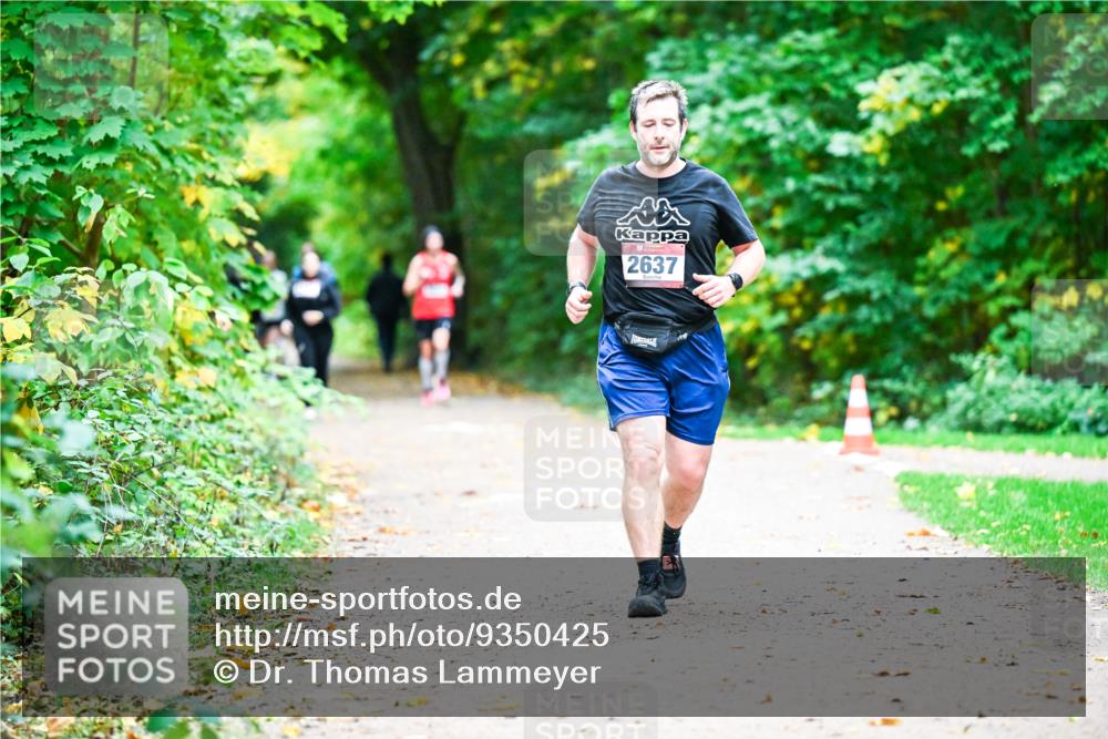 12.10.2025 - Bramfelder Halbmarathon 2025 Dr. Thomas Lammeyer http://msf.ph/oto/9350425 12.10.2025 10:34:06 Laufen 2637 meine-sportfotos.de