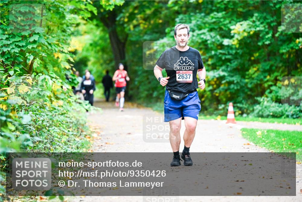 12.10.2025 - Bramfelder Halbmarathon 2025 Dr. Thomas Lammeyer http://msf.ph/oto/9350426 12.10.2025 10:34:06 Laufen 2637 meine-sportfotos.de