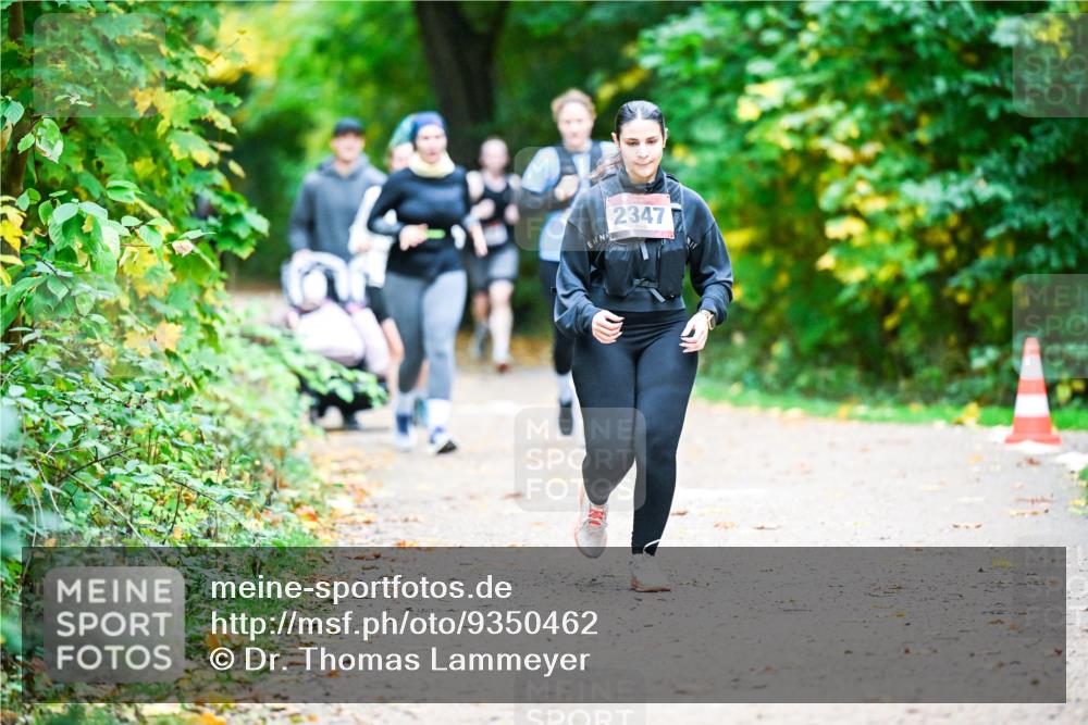 12.10.2025 - Bramfelder Halbmarathon 2025 Dr. Thomas Lammeyer http://msf.ph/oto/9350462 12.10.2025 10:34:16 Laufen 2347 meine-sportfotos.de