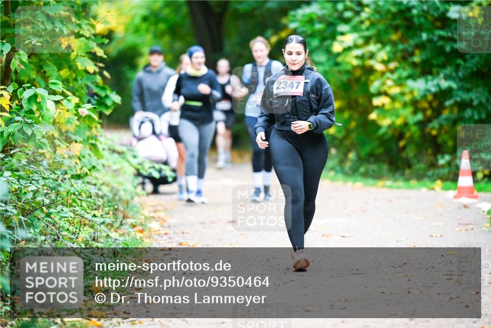12.10.2025 - Bramfelder Halbmarathon 2025 Dr. Thomas Lammeyer http://msf.ph/oto/9350464 12.10.2025 10:34:16 Laufen 2347 meine-sportfotos.de