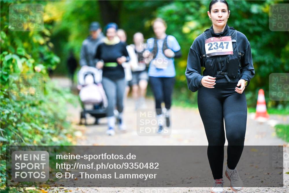 12.10.2025 - Bramfelder Halbmarathon 2025 Dr. Thomas Lammeyer http://msf.ph/oto/9350482 12.10.2025 10:34:18 Laufen 2347 meine-sportfotos.de