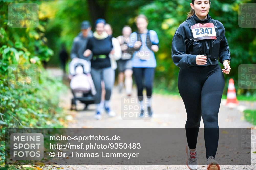 12.10.2025 - Bramfelder Halbmarathon 2025 Dr. Thomas Lammeyer http://msf.ph/oto/9350483 12.10.2025 10:34:19 Laufen 2347 meine-sportfotos.de