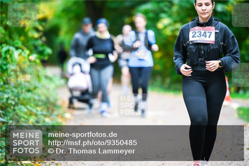 12.10.2025 - Bramfelder Halbmarathon 2025 Dr. Thomas Lammeyer http://msf.ph/oto/9350485 12.10.2025 10:34:19 Laufen 702, 2347 meine-sportfotos.de