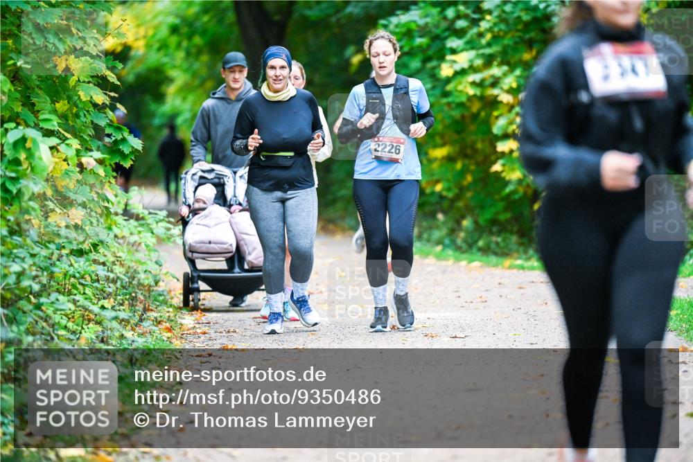 12.10.2025 - Bramfelder Halbmarathon 2025 Dr. Thomas Lammeyer http://msf.ph/oto/9350486 12.10.2025 10:34:19 Laufen 2226 meine-sportfotos.de