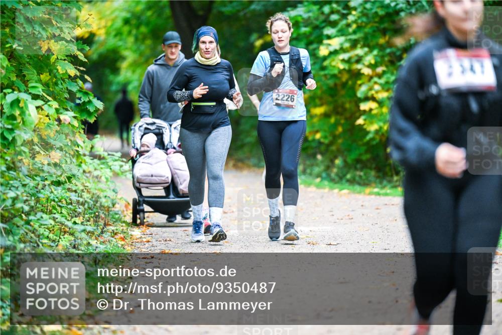 12.10.2025 - Bramfelder Halbmarathon 2025 Dr. Thomas Lammeyer http://msf.ph/oto/9350487 12.10.2025 10:34:19 Laufen 3347, 2226 meine-sportfotos.de