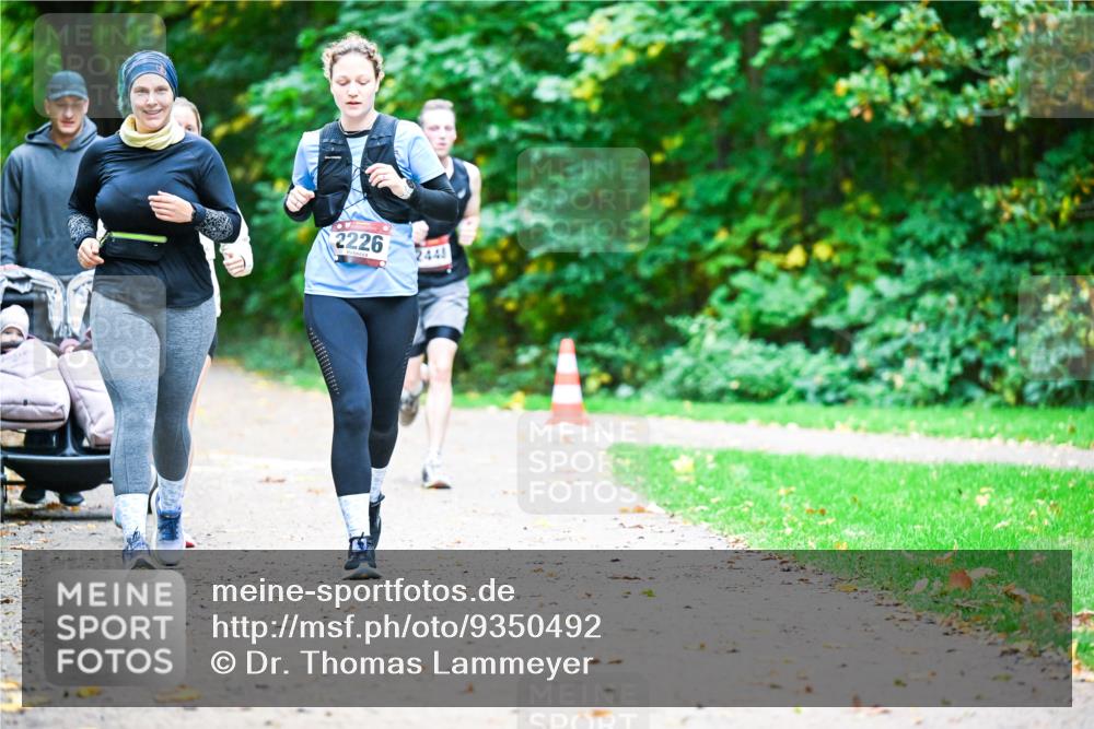 12.10.2025 - Bramfelder Halbmarathon 2025 Dr. Thomas Lammeyer http://msf.ph/oto/9350492 12.10.2025 10:34:22 Laufen 2226, 2443 meine-sportfotos.de