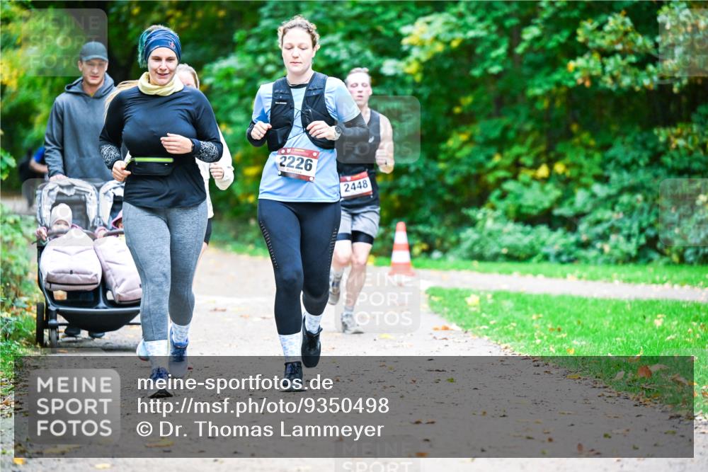12.10.2025 - Bramfelder Halbmarathon 2025 Dr. Thomas Lammeyer http://msf.ph/oto/9350498 12.10.2025 10:34:23 Laufen 04, 2226, 2448 meine-sportfotos.de