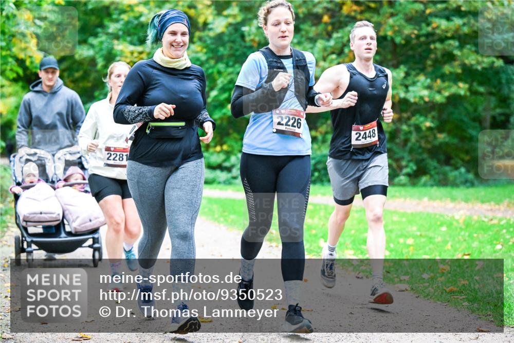 12.10.2025 - Bramfelder Halbmarathon 2025 Dr. Thomas Lammeyer http://msf.ph/oto/9350523 12.10.2025 10:34:26 Laufen 2281, 2226, 2448 meine-sportfotos.de
