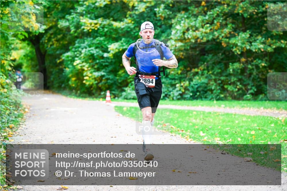 12.10.2025 - Bramfelder Halbmarathon 2025 Dr. Thomas Lammeyer http://msf.ph/oto/9350540 12.10.2025 10:34:33 Laufen 2894 meine-sportfotos.de