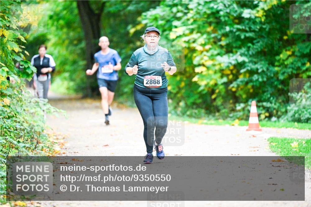 12.10.2025 - Bramfelder Halbmarathon 2025 Dr. Thomas Lammeyer http://msf.ph/oto/9350550 12.10.2025 10:34:41 Laufen 2832, 2868 meine-sportfotos.de