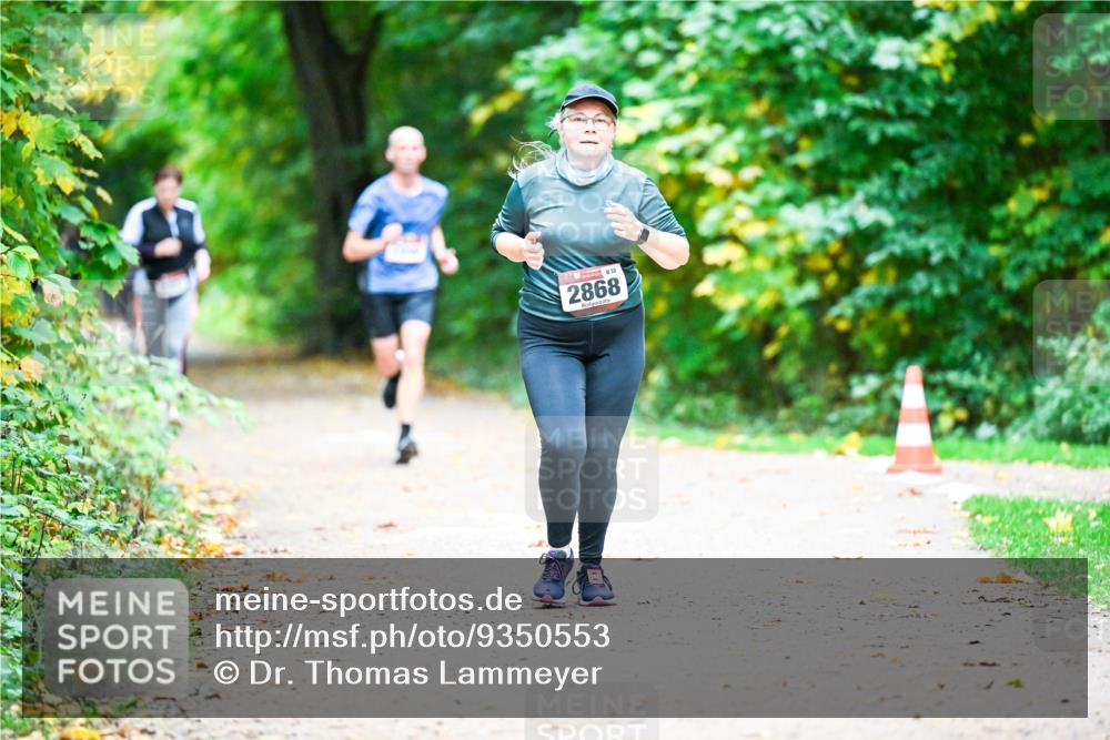 12.10.2025 - Bramfelder Halbmarathon 2025 Dr. Thomas Lammeyer http://msf.ph/oto/9350553 12.10.2025 10:34:42 Laufen 32, 2868 meine-sportfotos.de