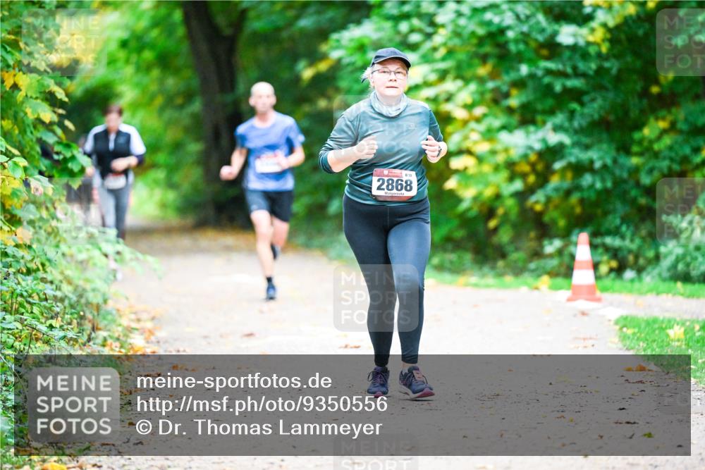 12.10.2025 - Bramfelder Halbmarathon 2025 Dr. Thomas Lammeyer http://msf.ph/oto/9350556 12.10.2025 10:34:42 Laufen 32, 2868 meine-sportfotos.de