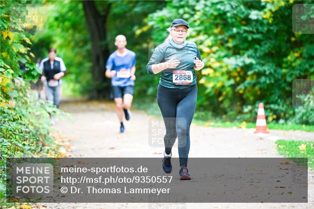 12.10.2025 - Bramfelder Halbmarathon 2025 Dr. Thomas Lammeyer http://msf.ph/oto/9350557 12.10.2025 10:34:42 Laufen 32, 2868 meine-sportfotos.de