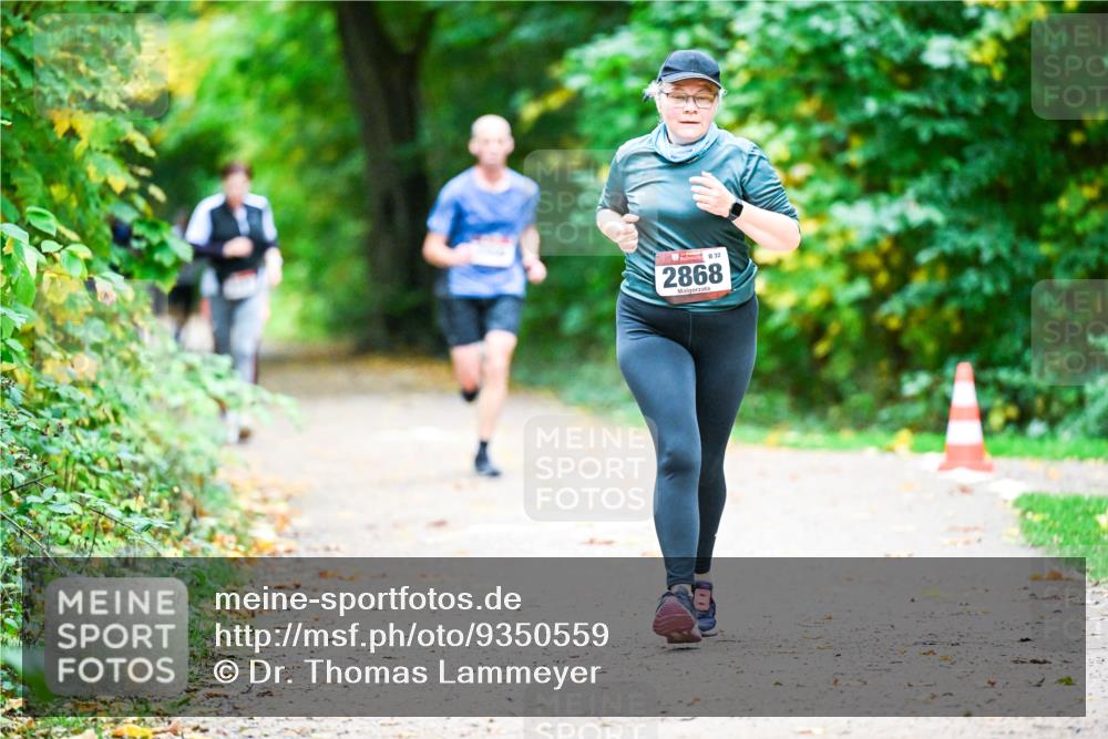 12.10.2025 - Bramfelder Halbmarathon 2025 Dr. Thomas Lammeyer http://msf.ph/oto/9350559 12.10.2025 10:34:42 Laufen 32, 2868 meine-sportfotos.de