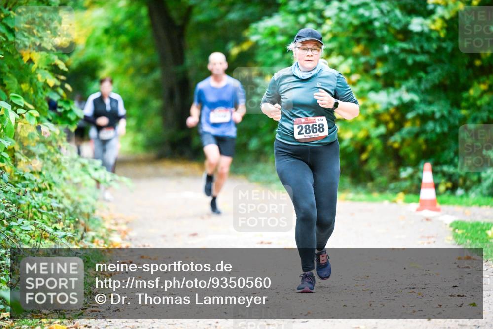 12.10.2025 - Bramfelder Halbmarathon 2025 Dr. Thomas Lammeyer http://msf.ph/oto/9350560 12.10.2025 10:34:43 Laufen 32, 2868 meine-sportfotos.de