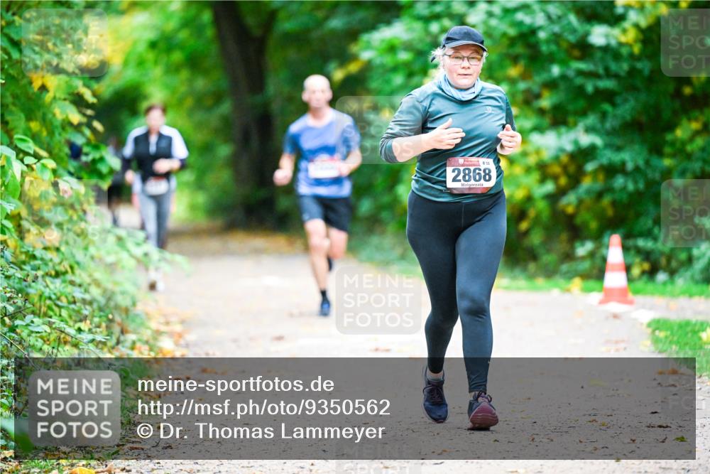 12.10.2025 - Bramfelder Halbmarathon 2025 Dr. Thomas Lammeyer http://msf.ph/oto/9350562 12.10.2025 10:34:43 Laufen 32, 2868 meine-sportfotos.de