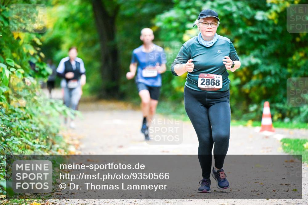12.10.2025 - Bramfelder Halbmarathon 2025 Dr. Thomas Lammeyer http://msf.ph/oto/9350566 12.10.2025 10:34:43 Laufen 32, 2868 meine-sportfotos.de