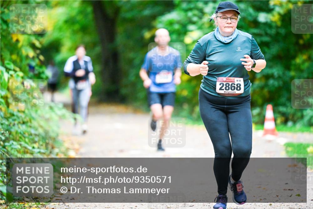 12.10.2025 - Bramfelder Halbmarathon 2025 Dr. Thomas Lammeyer http://msf.ph/oto/9350571 12.10.2025 10:34:44 Laufen 32, 2868 meine-sportfotos.de
