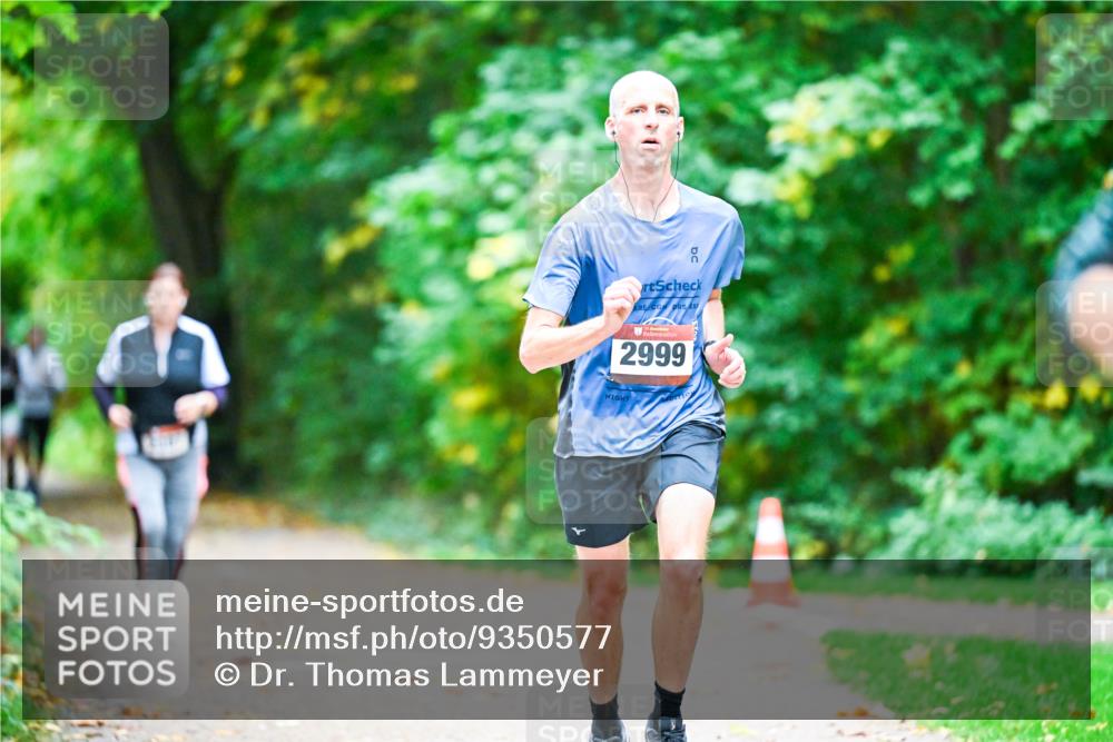 12.10.2025 - Bramfelder Halbmarathon 2025 Dr. Thomas Lammeyer http://msf.ph/oto/9350577 12.10.2025 10:34:47 Laufen 2999 meine-sportfotos.de