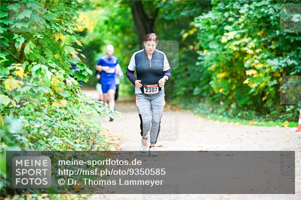 12.10.2025 - Bramfelder Halbmarathon 2025 Dr. Thomas Lammeyer http://msf.ph/oto/9350585 12.10.2025 10:34:49 Laufen 2387 meine-sportfotos.de