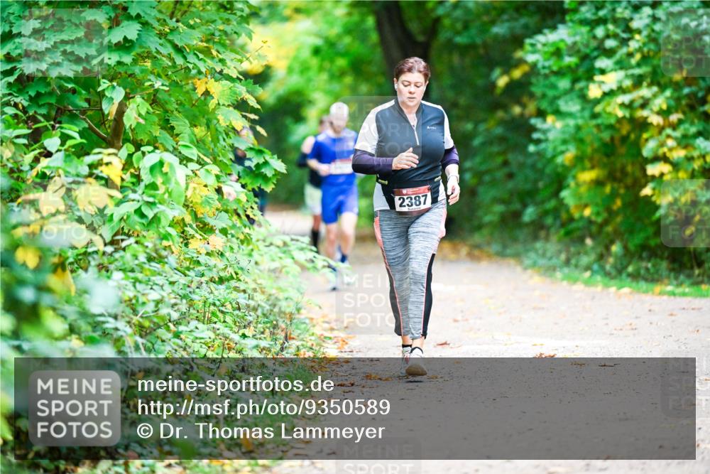 12.10.2025 - Bramfelder Halbmarathon 2025 Dr. Thomas Lammeyer http://msf.ph/oto/9350589 12.10.2025 10:34:50 Laufen 2387 meine-sportfotos.de