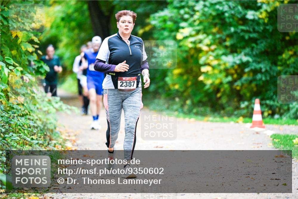 12.10.2025 - Bramfelder Halbmarathon 2025 Dr. Thomas Lammeyer http://msf.ph/oto/9350602 12.10.2025 10:34:51 Laufen 2387 meine-sportfotos.de