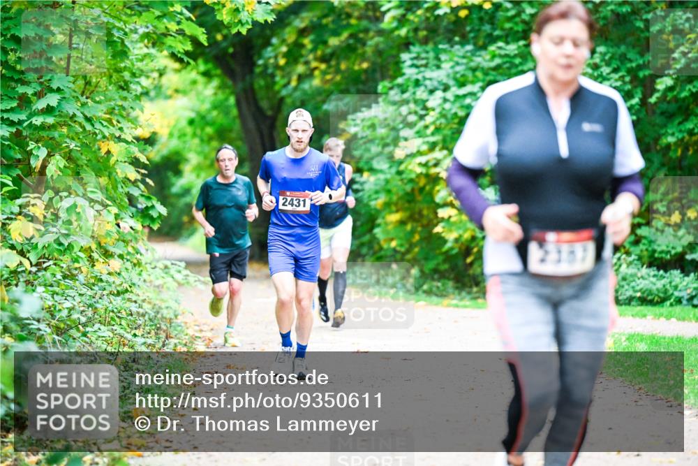12.10.2025 - Bramfelder Halbmarathon 2025 Dr. Thomas Lammeyer http://msf.ph/oto/9350611 12.10.2025 10:34:55 Laufen 2431 meine-sportfotos.de