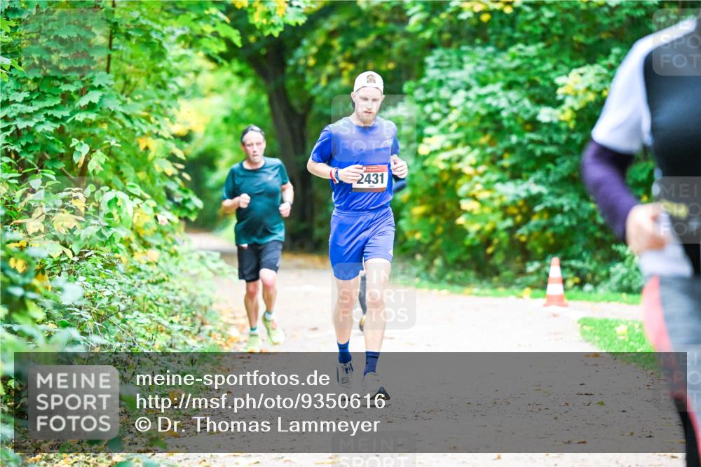 12.10.2025 - Bramfelder Halbmarathon 2025 Dr. Thomas Lammeyer http://msf.ph/oto/9350616 12.10.2025 10:34:56 Laufen 2431 meine-sportfotos.de