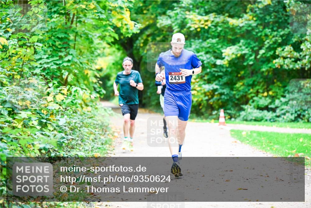 12.10.2025 - Bramfelder Halbmarathon 2025 Dr. Thomas Lammeyer http://msf.ph/oto/9350624 12.10.2025 10:34:57 Laufen 2431 meine-sportfotos.de