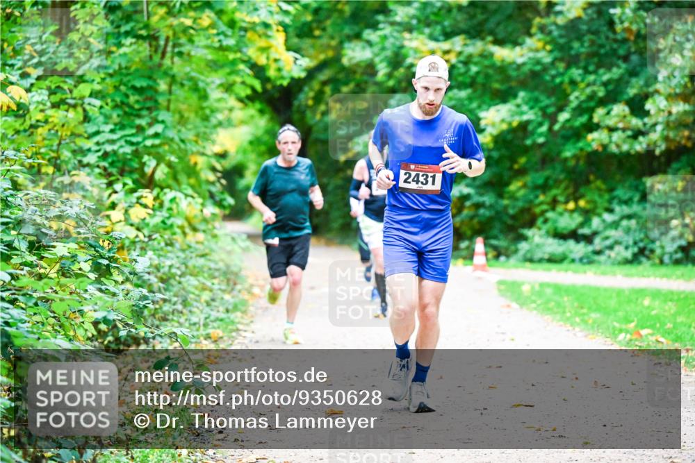 12.10.2025 - Bramfelder Halbmarathon 2025 Dr. Thomas Lammeyer http://msf.ph/oto/9350628 12.10.2025 10:34:57 Laufen 2431 meine-sportfotos.de