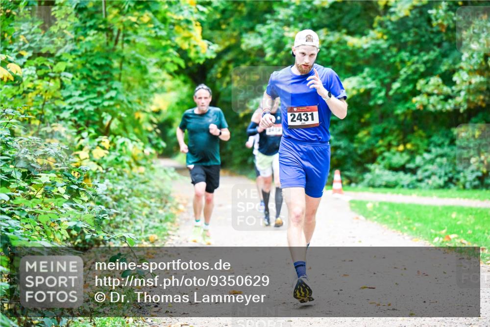 12.10.2025 - Bramfelder Halbmarathon 2025 Dr. Thomas Lammeyer http://msf.ph/oto/9350629 12.10.2025 10:34:58 Laufen 2412, 2431 meine-sportfotos.de
