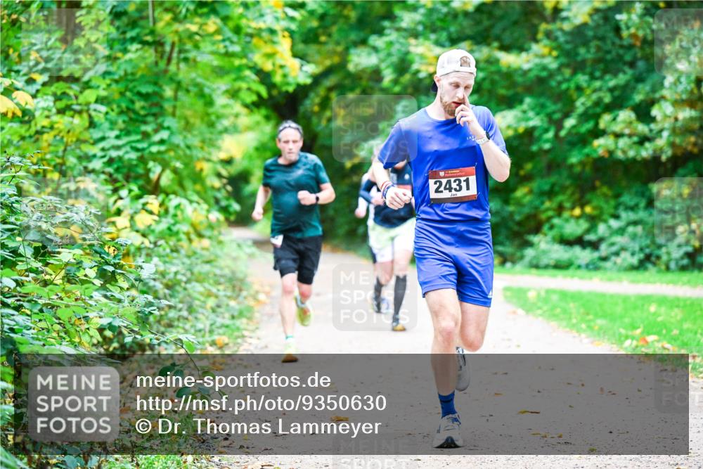 12.10.2025 - Bramfelder Halbmarathon 2025 Dr. Thomas Lammeyer http://msf.ph/oto/9350630 12.10.2025 10:34:58 Laufen 2431 meine-sportfotos.de