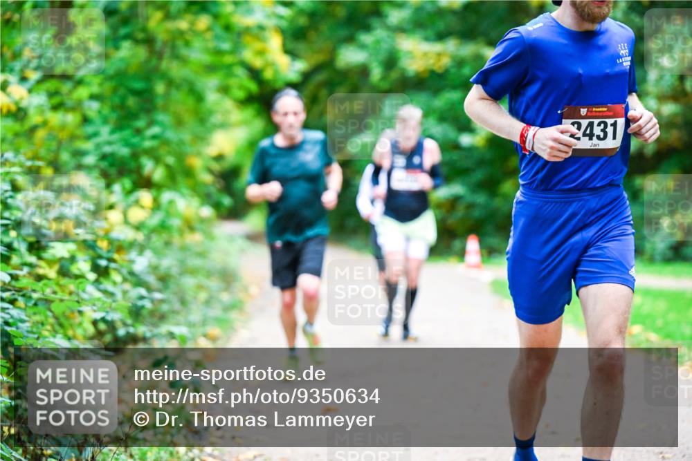 12.10.2025 - Bramfelder Halbmarathon 2025 Dr. Thomas Lammeyer http://msf.ph/oto/9350634 12.10.2025 10:34:59 Laufen 2431, 222 meine-sportfotos.de